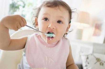 宝宝突然拒食，不睡觉不吃奶，这迷糊奶能吃吗