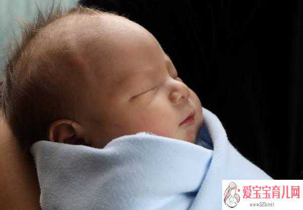 广州同居代怀男孩，苏永康儿子嘟嘟脸+高鼻梁超可爱如何生出漂亮宝宝！